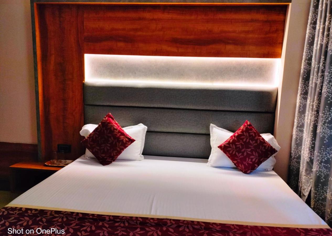 Hotel City Park Guwahati Exterior foto